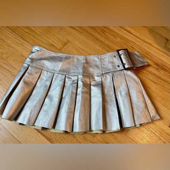 SHEIN Ele Petrella Faux Leather Silver Pleated Slit Buckle Micro Mini Skirt S - Picture 2 of 7
